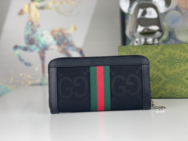 グッチ財布コピー背面デザイン